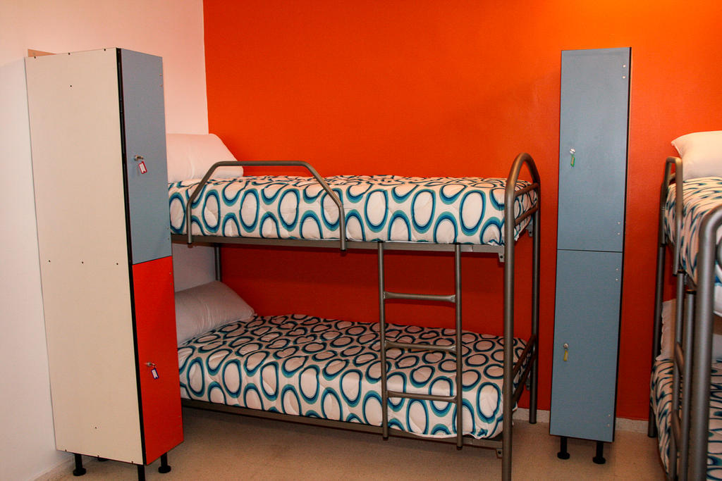 Mundaka Hostel & Sports Cafe Bilik gambar