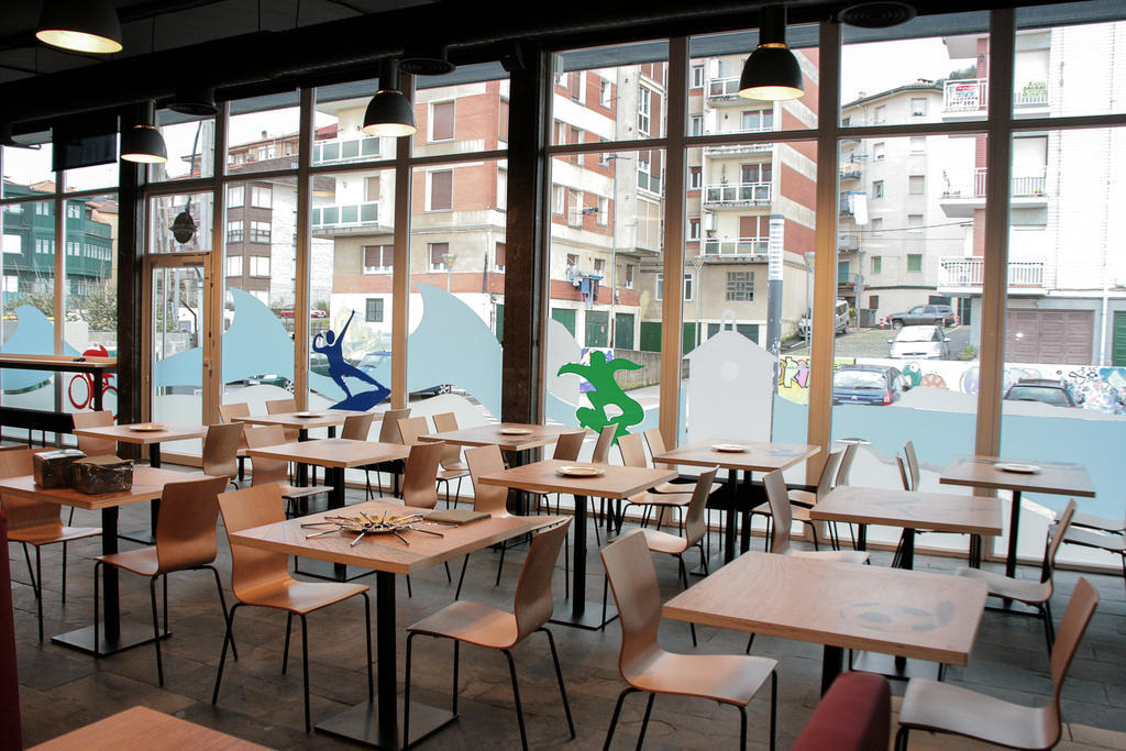 Mundaka Hostel & Sports Cafe Luaran gambar